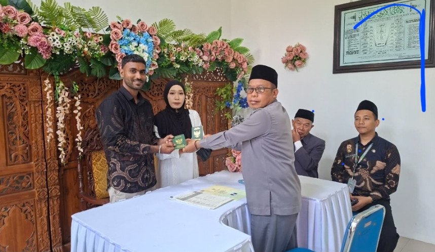 Akad Nikah Multibahasa di KUA Purbalingga