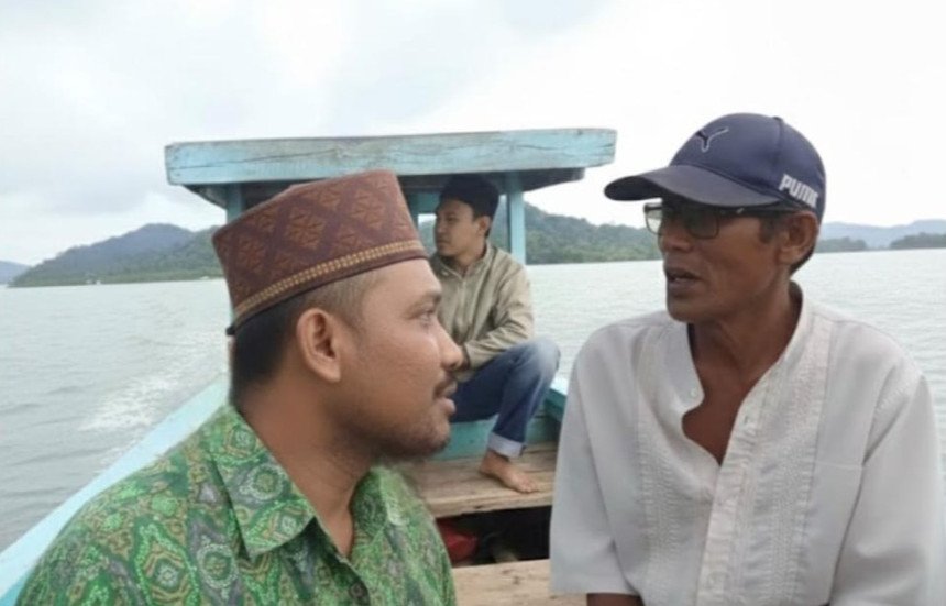 Penghulu KUA Menyeberang Laut Layani Nikah di Pulau Terluar